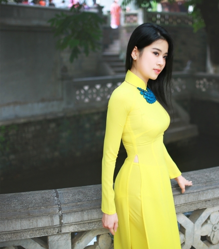 ao dai vang