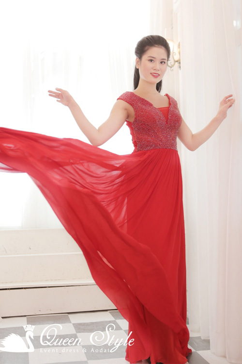Đầm dạ hội đỏ dáng suông nữ tính, bay bổng, trẻ trung