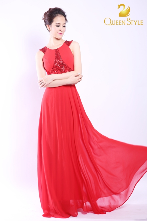 Đầm dạ hội đỏ dáng dài cho phong thái kiêu sa, thướt tha