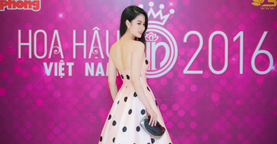  Vẻ đẹp khả ái, trẻ trung của MC- NTK 9X khiến nhiều người lầm tưởng là thí sinh tham dự cuộc thi Hoa hậu Việt Nam 2016