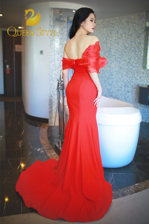 Đầm dạ hội đỏ thiết kế ôm sát khoe đường cong gợi cảm nhất