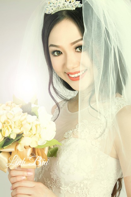 Đôi mắt mèo sắc sảo cho cô dâu quyến rũ