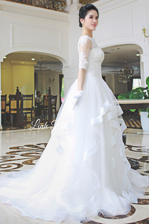 Những mẫu váy cưới thường có giá từ 5 triệu đồng